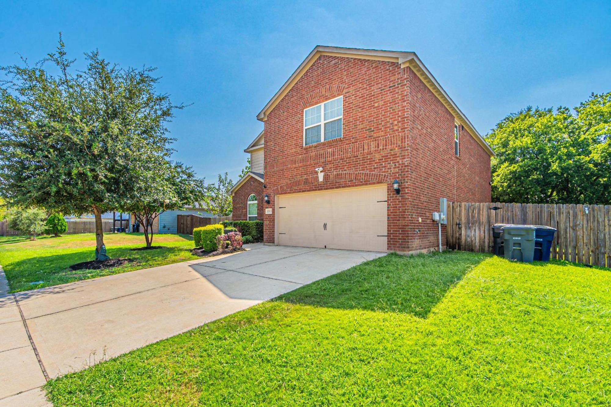 Luxury 5Br Dallas Retreat With Business Amenities - Perfect For Business Travelers, Families & Groups Exterior photo